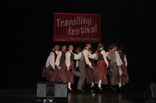 Mūsu skolas 5. klašu  popgrupa „Lai skan!” festivālā „Travelling festival” 2014 Tallinā